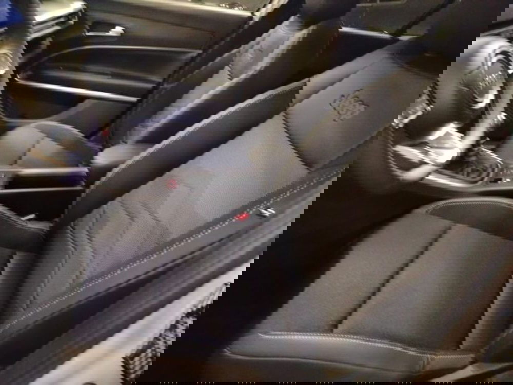 Jeep Avenger nuova a Forlì-Cesena (13)