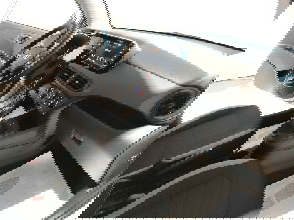 Hyundai i10 nuova a L'Aquila (12)