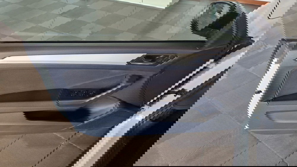 Volkswagen T-Roc Cabrio usata a Vercelli (11)