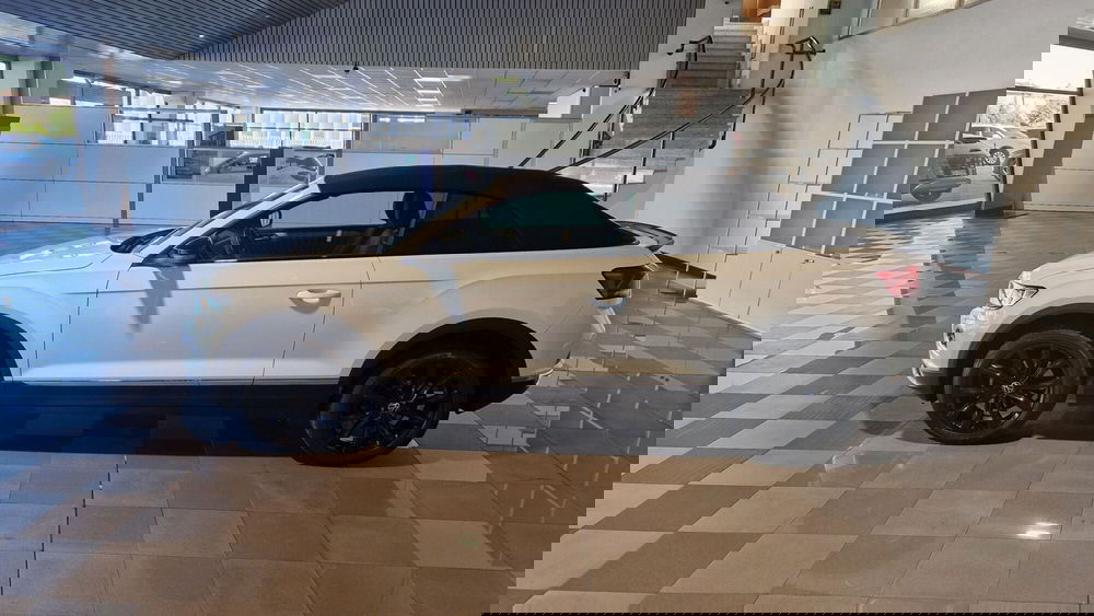 Volkswagen T-Roc Cabrio usata a Vercelli (9)