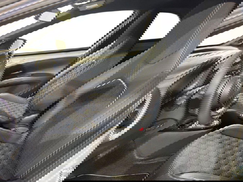 Toyota Aygo X nuova a Lecco (10)