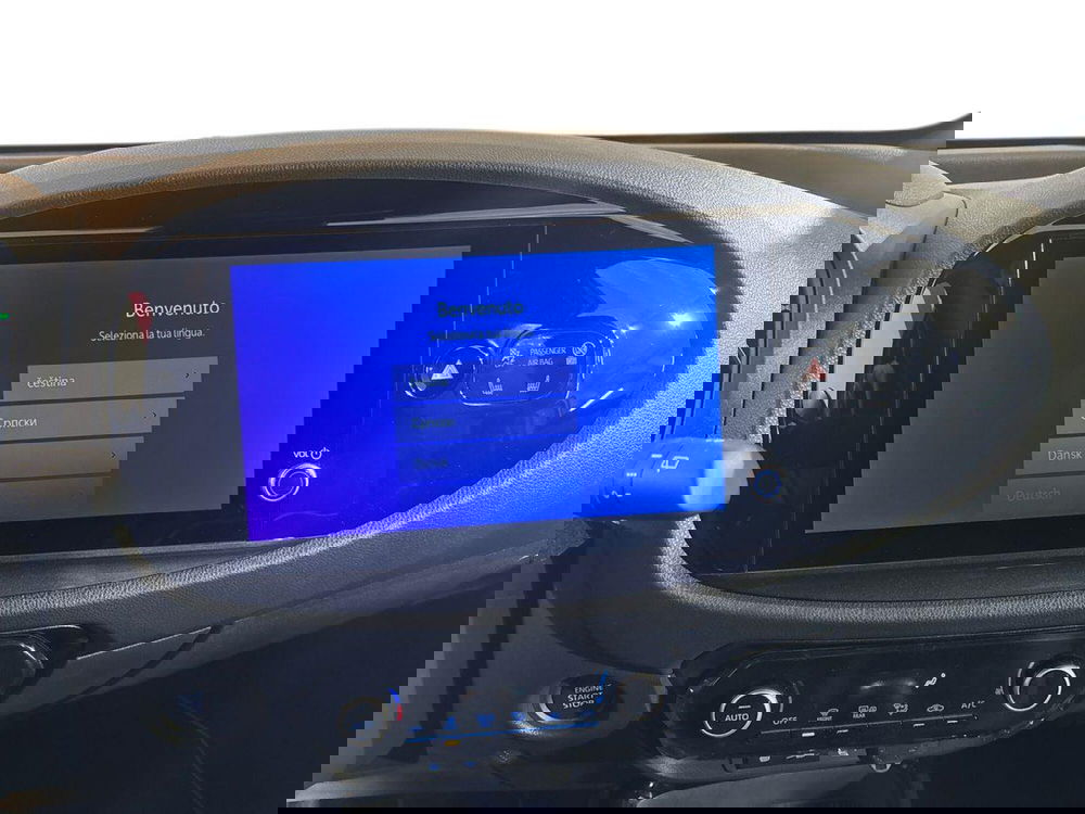 Toyota Aygo X nuova a Lecco (13)