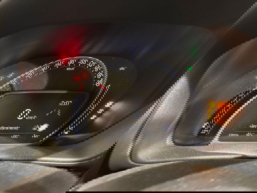 Toyota Aygo X nuova a Lecco (9)