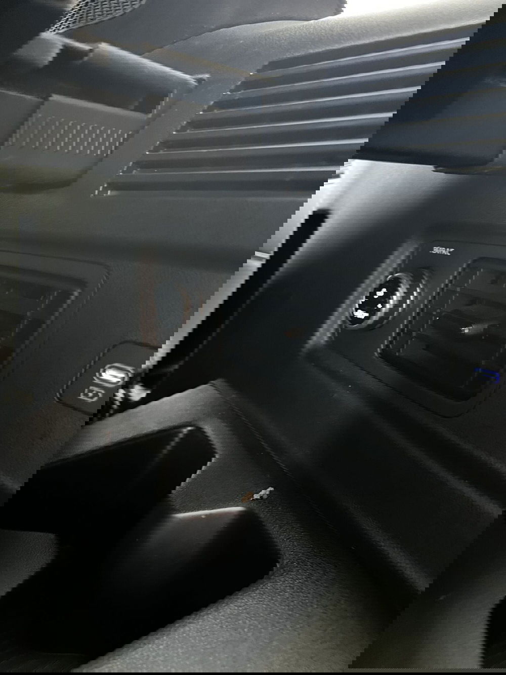 Hyundai Santa Fe usata a Vercelli (8)