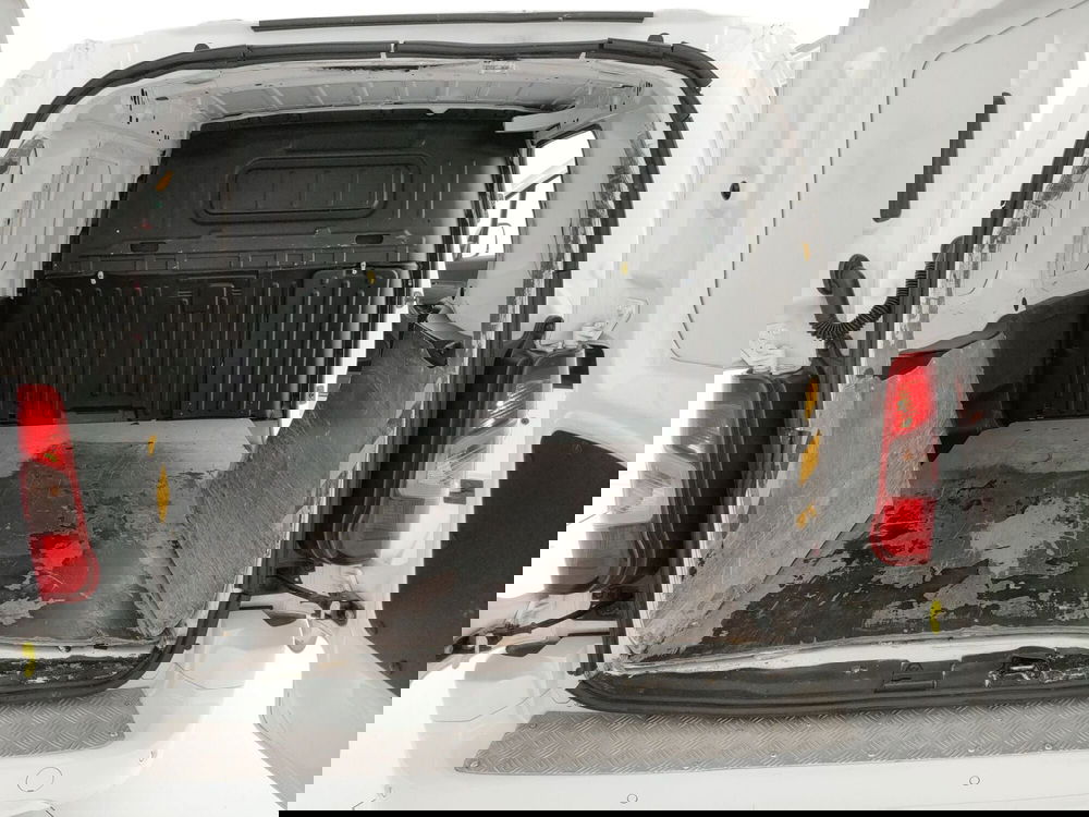 Peugeot Partner Furgone usata a Caserta (17)