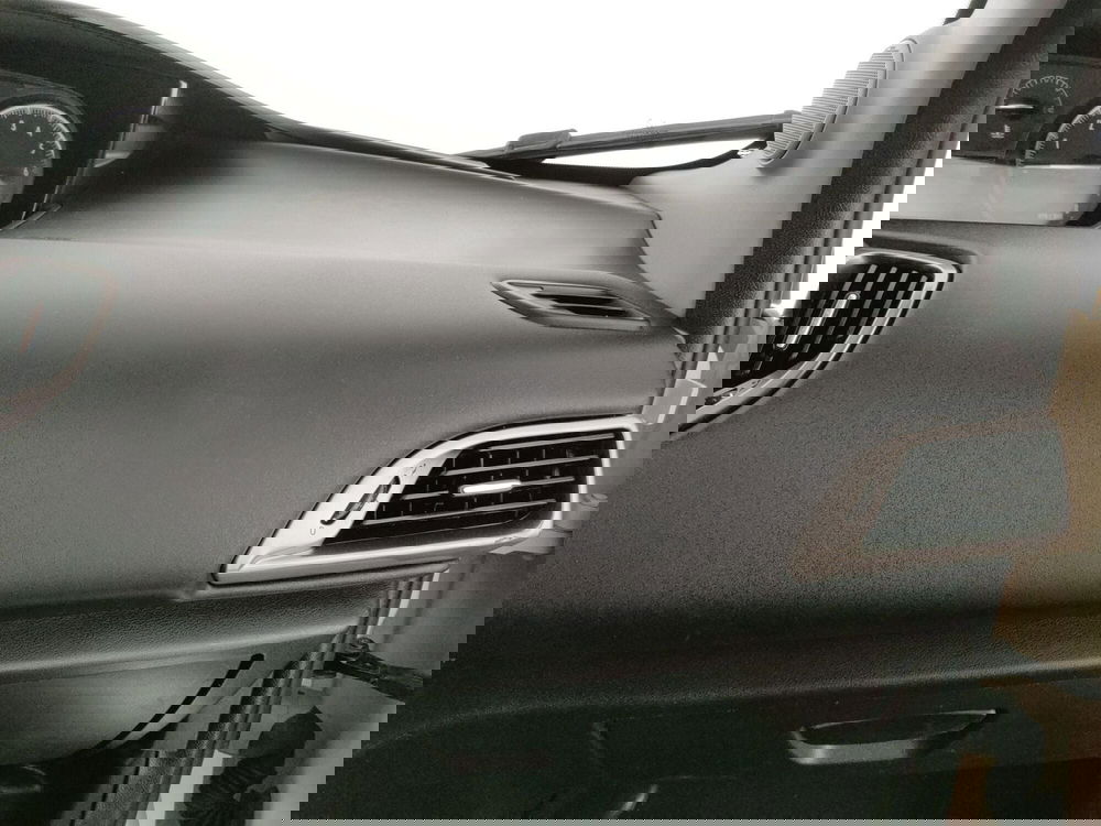 Lancia Ypsilon usata a Caserta (12)