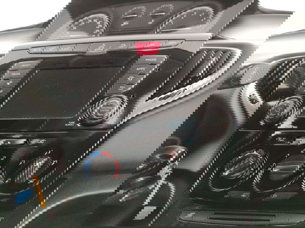 Lancia Ypsilon usata a Caserta (15)