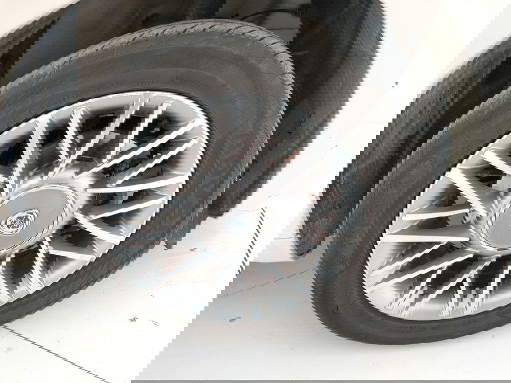 Lancia Ypsilon usata a Caserta (18)