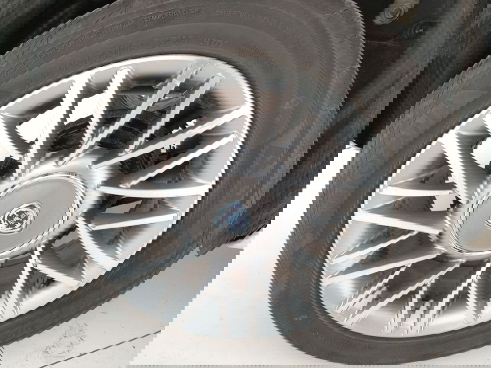 Lancia Ypsilon usata a Caserta (19)