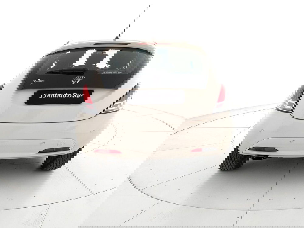 Lancia Ypsilon usata a Caserta (5)