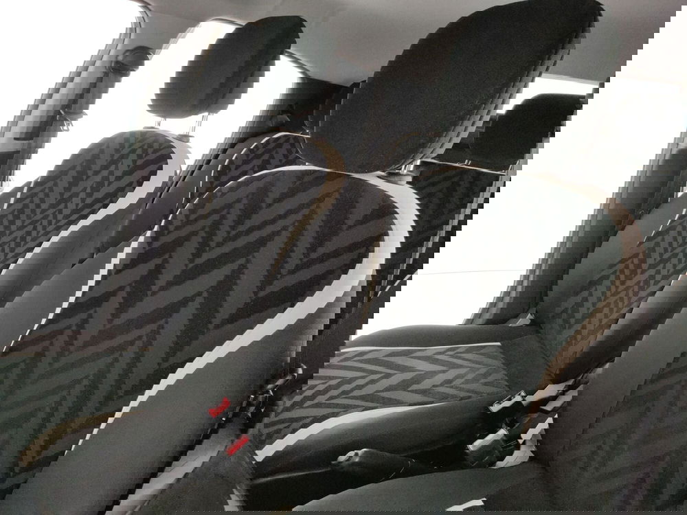 Lancia Ypsilon usata a Caserta (7)