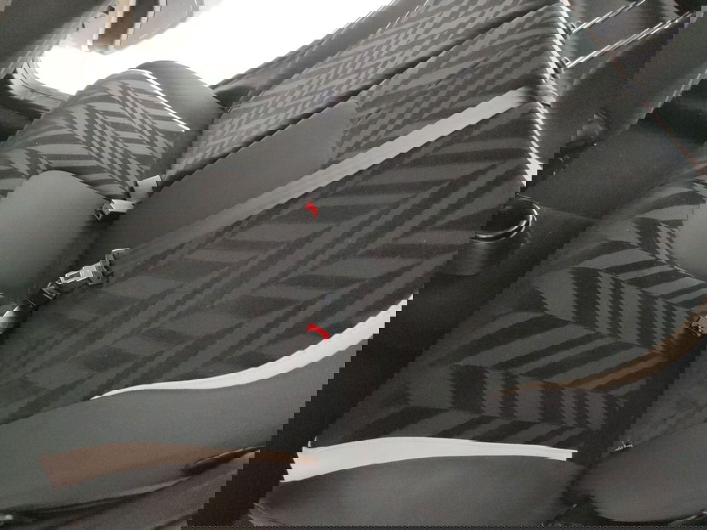 Lancia Ypsilon usata a Caserta (9)