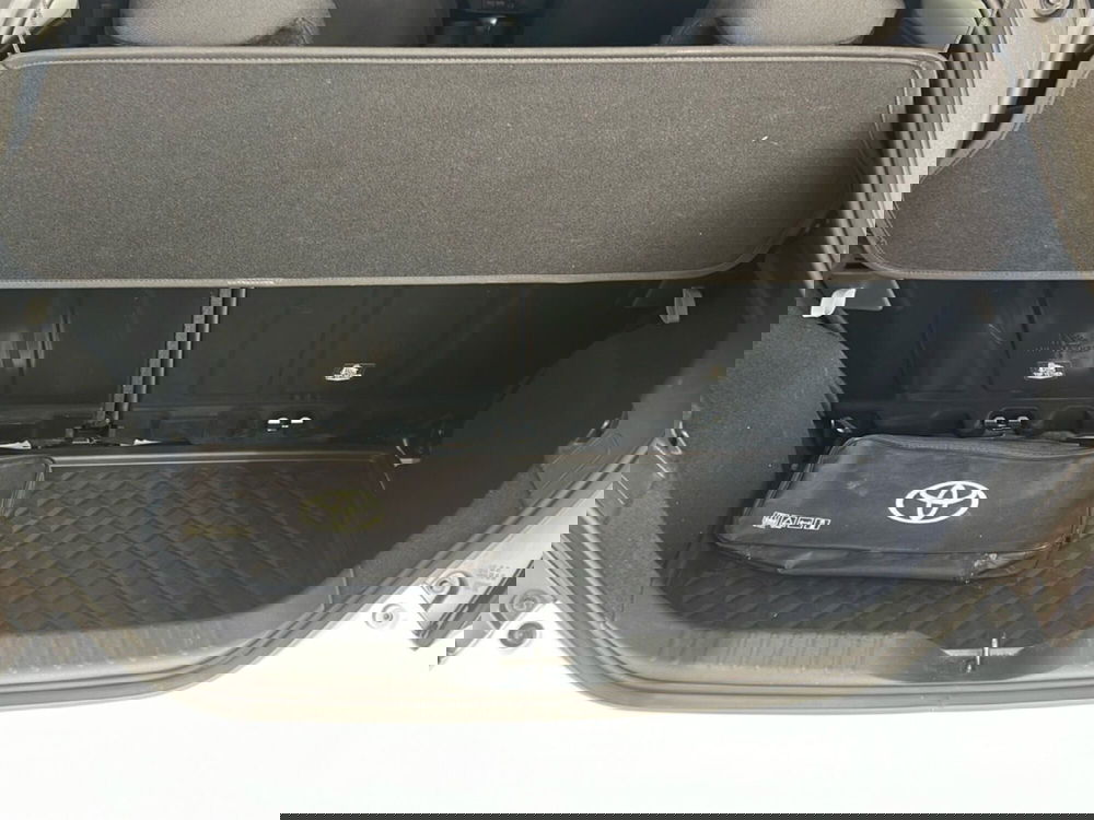 Toyota Aygo X usata a Catania (7)