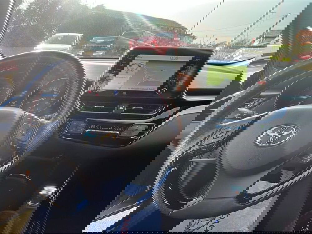 Toyota Toyota C-HR usata a Vicenza (11)
