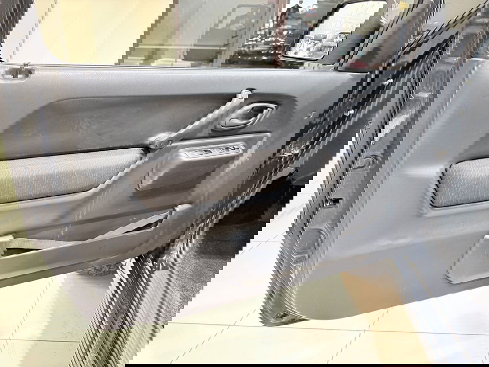 Suzuki Jimny usata a Latina (18)