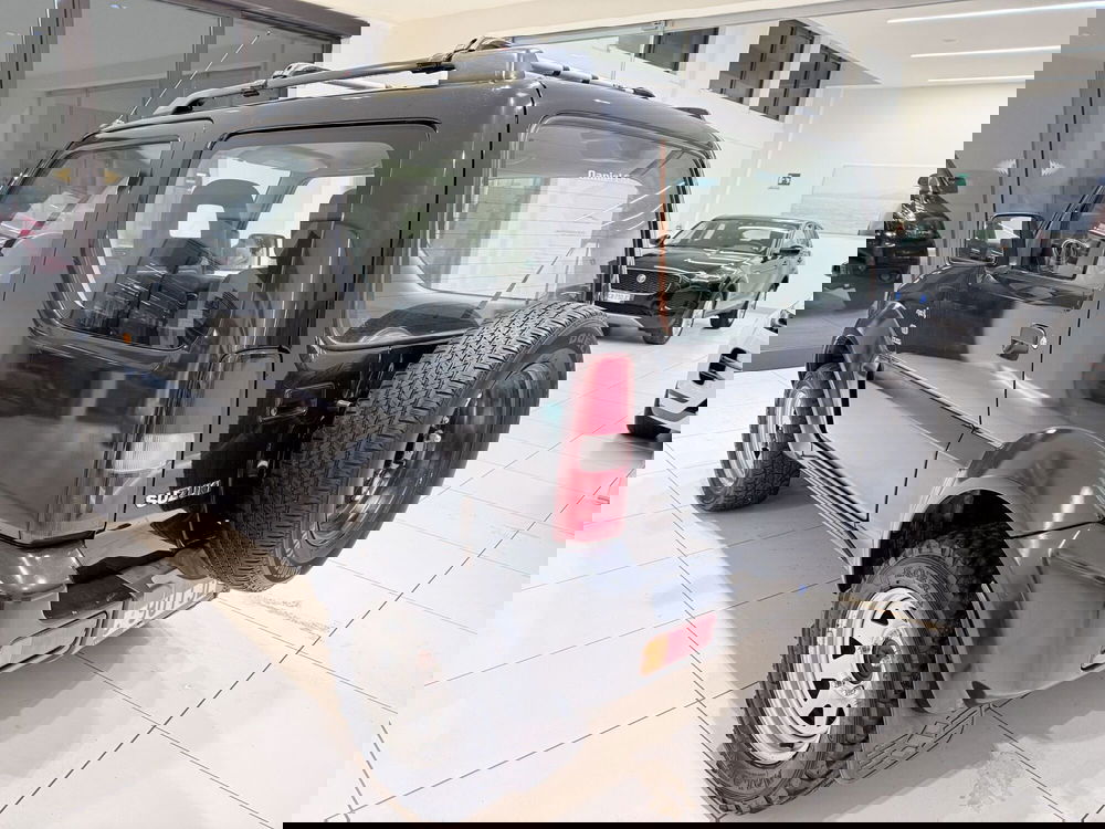 Suzuki Jimny usata a Latina (4)