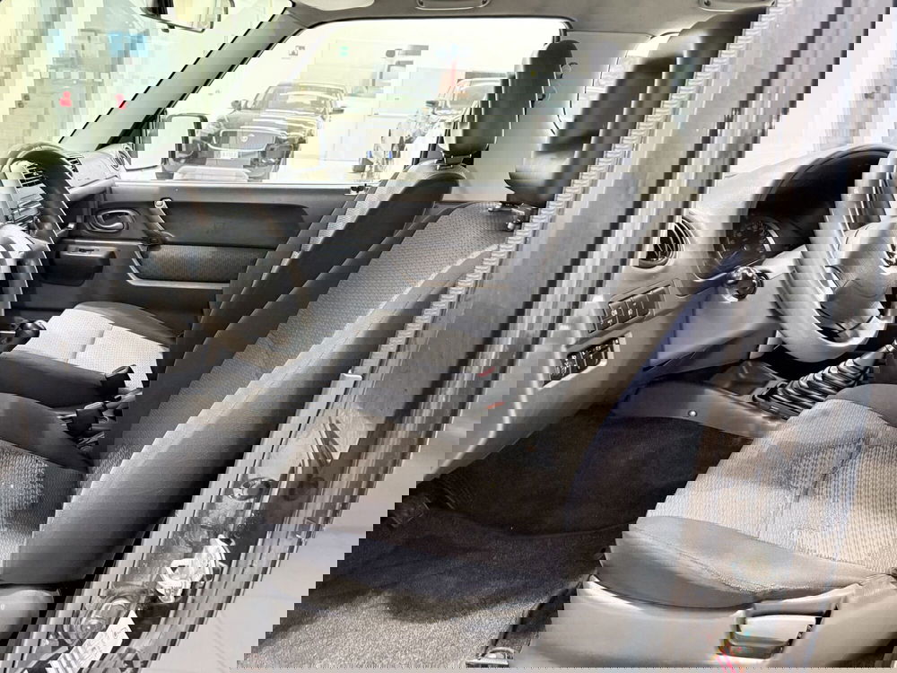 Suzuki Jimny usata a Latina (7)