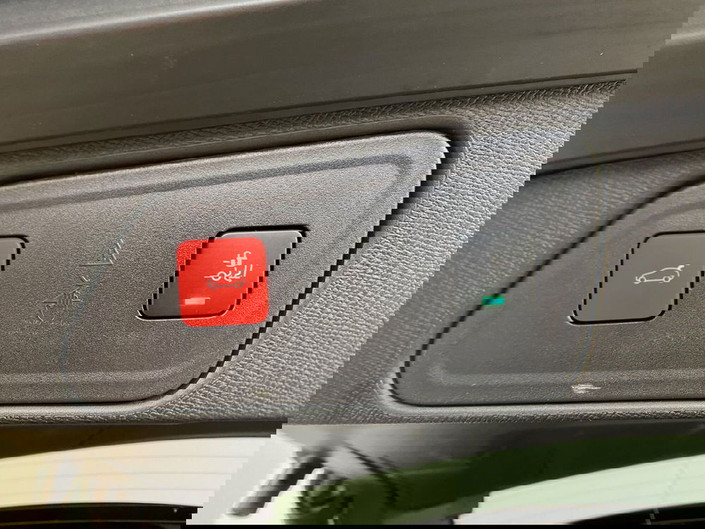 Peugeot 3008 usata a Bari (11)