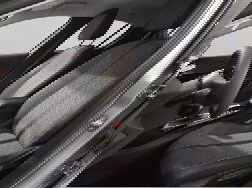 Peugeot 208 nuova a Genova (9)
