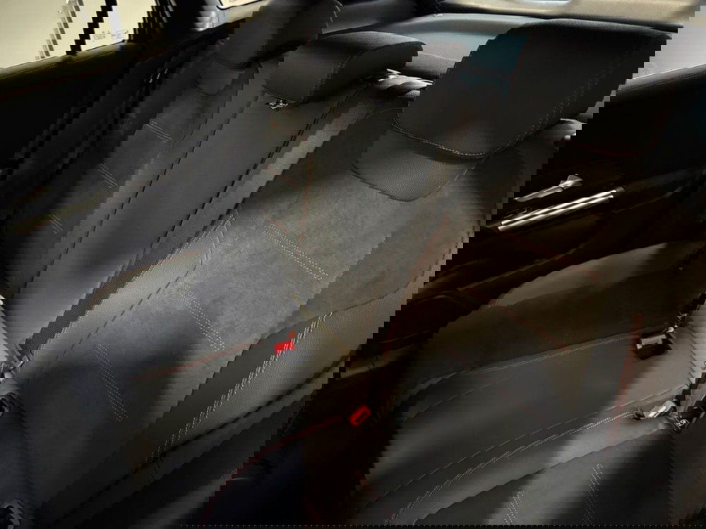 Mercedes-Benz GLA SUV nuova a Rimini (14)