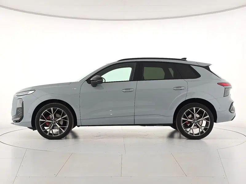 Audi Q3 Sportback nuova a Alessandria (3)