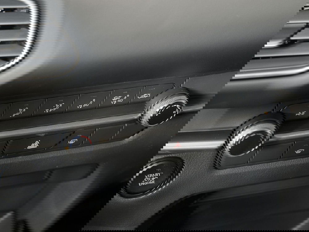 Mazda CX-30 nuova a Prato (10)