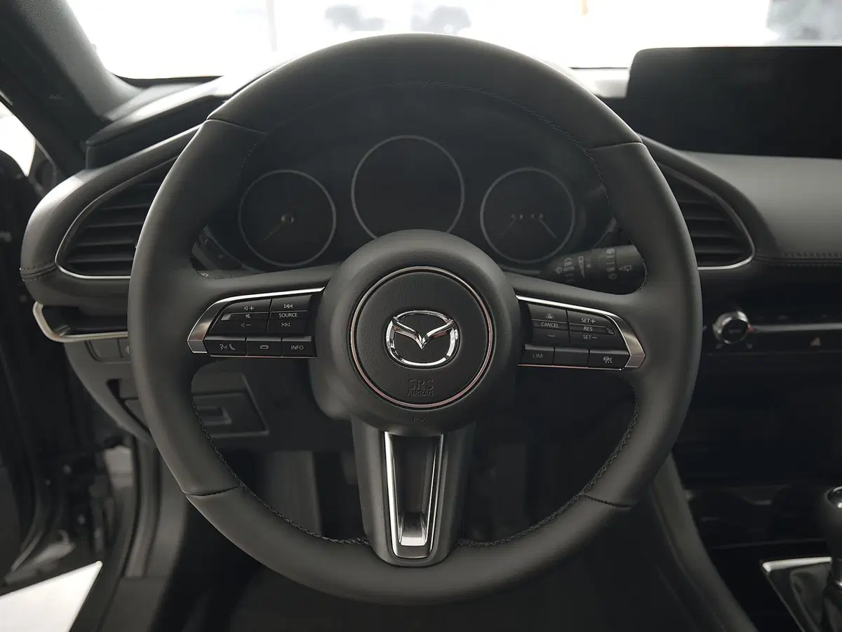 Mazda Mazda3 Hatchback nuova a Prato (7)