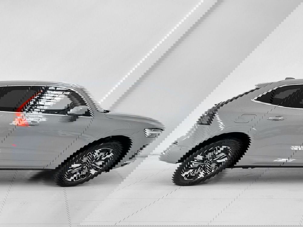 Volvo XC60 nuova a Prato (7)