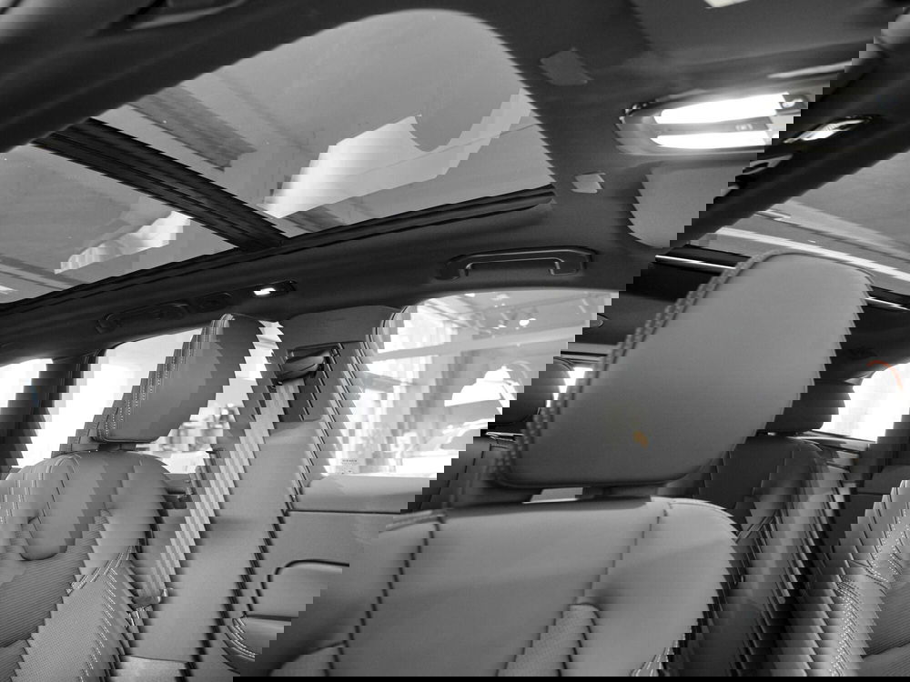 Volvo XC60 nuova a Prato (15)