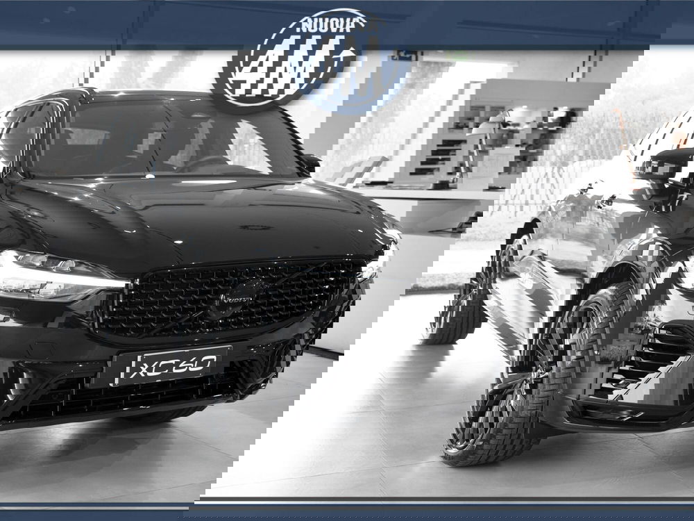 Volvo XC60 nuova a Prato (2)