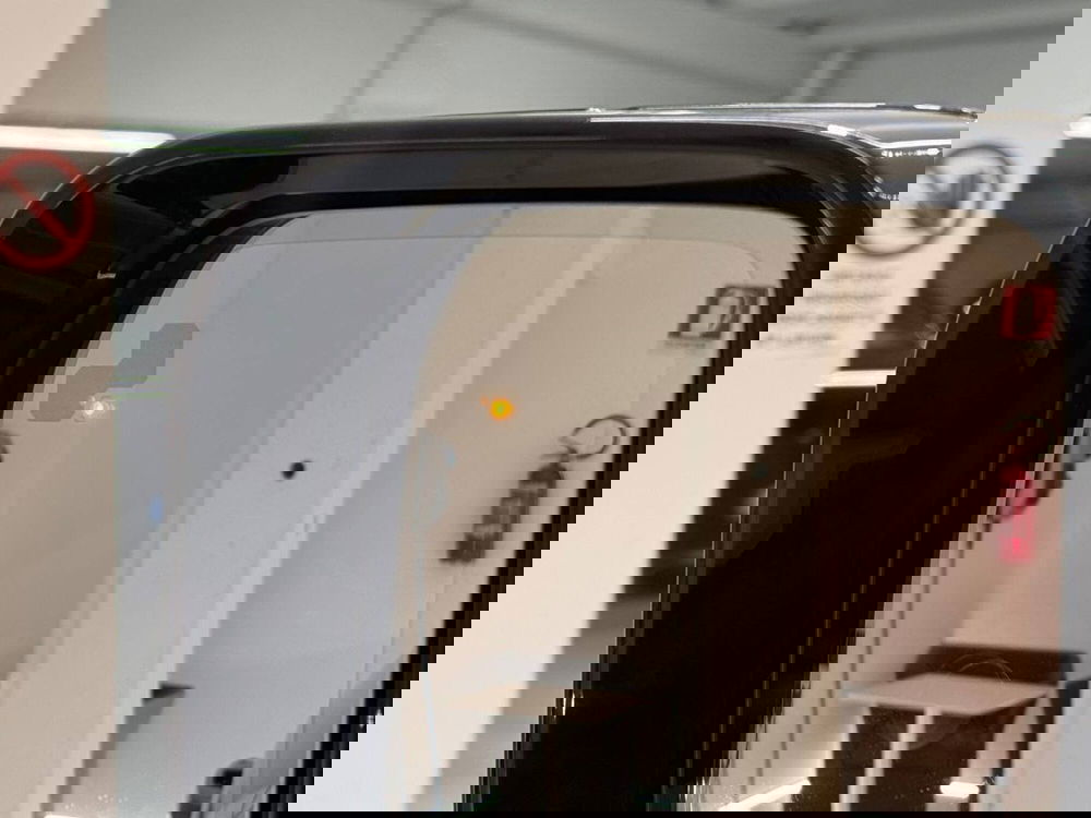 Land Rover Defender usata a Savona (17)