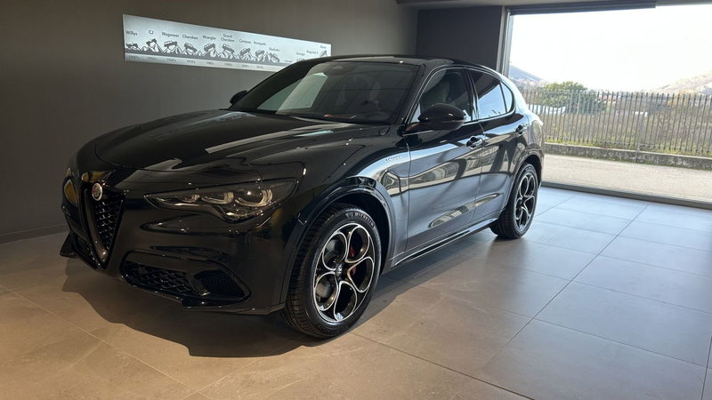Alfa Romeo Stelvio nuova a Benevento