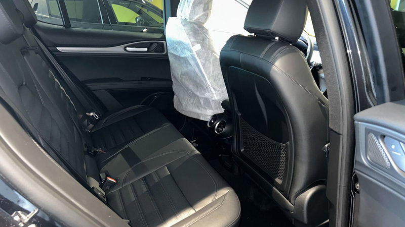 Alfa Romeo Stelvio nuova a Benevento (14)