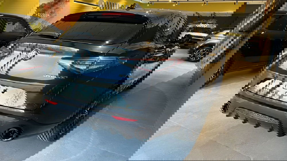 Alfa Romeo Stelvio nuova a Benevento (6)