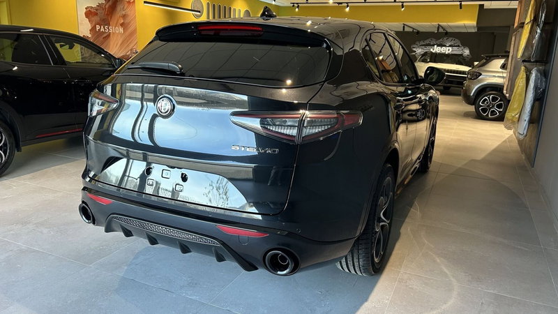 Alfa Romeo Stelvio nuova a Benevento (6)