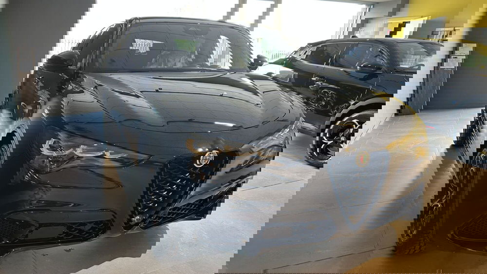 Alfa Romeo Stelvio nuova a Benevento (7)