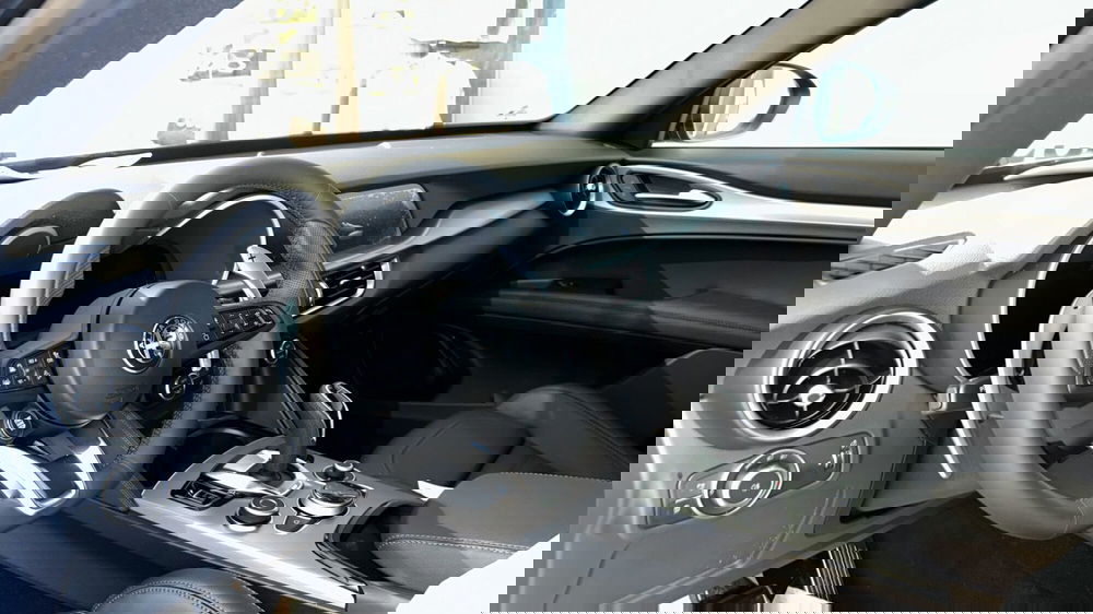 Alfa Romeo Stelvio nuova a Benevento (8)