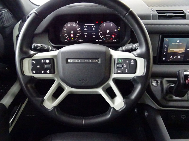 Land Rover Defender usata a Como (10)