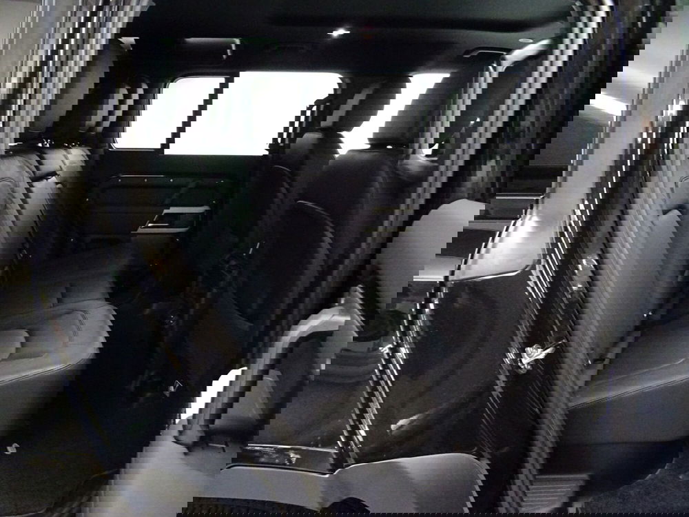 Land Rover Defender usata a Como (5)