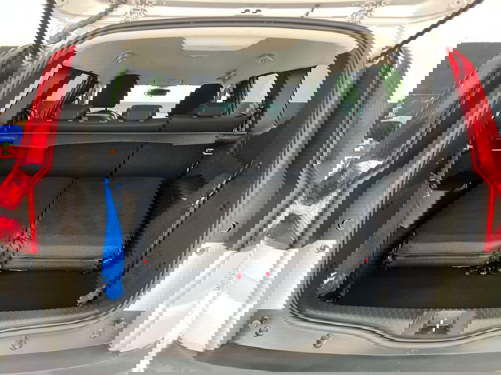 Dacia Jogger usata a Roma (15)