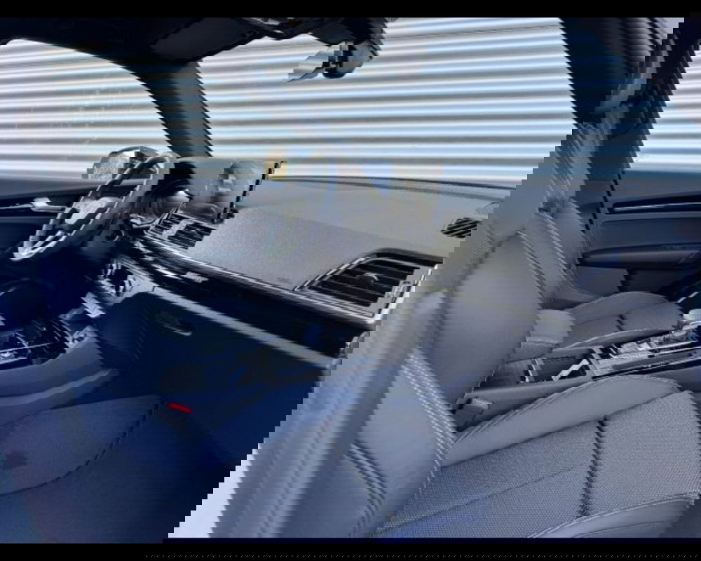 Audi Q5 Sportback nuova a Treviso (4)