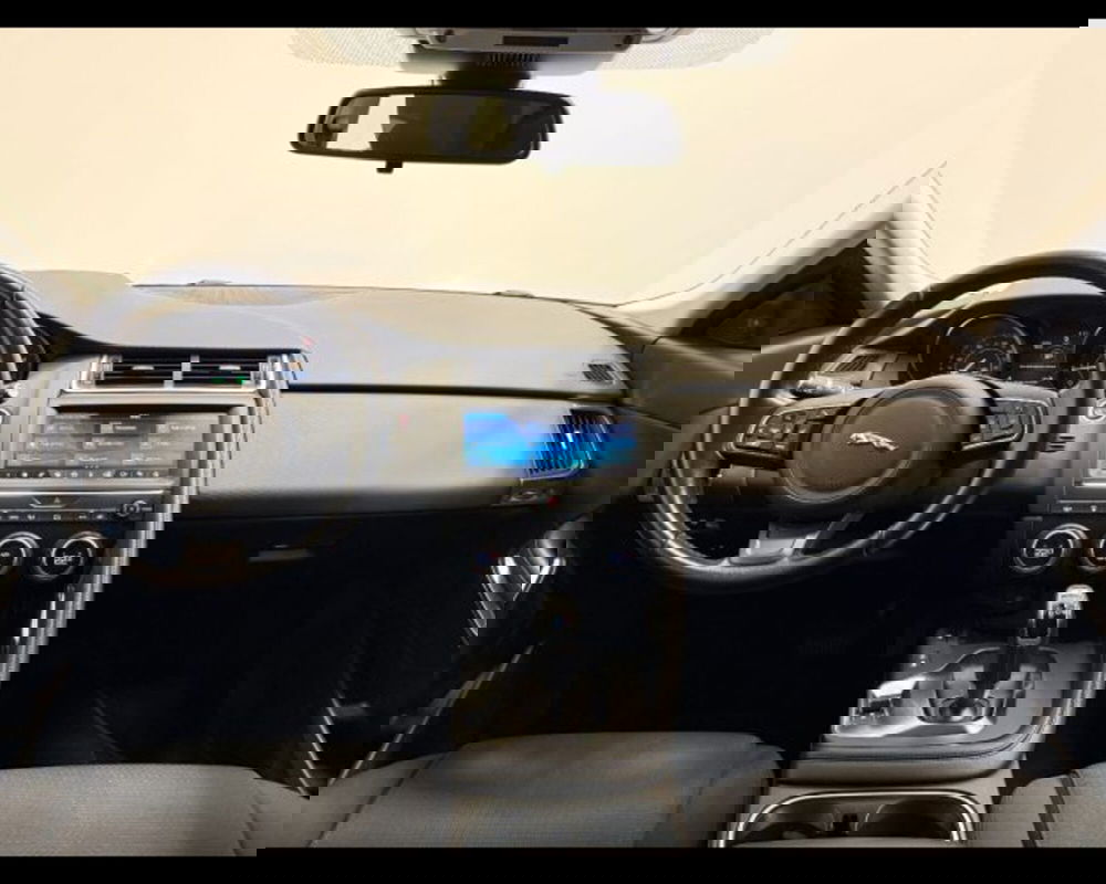 Jaguar E-Pace usata a Treviso (5)