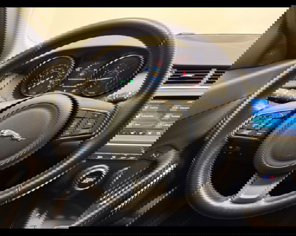 Jaguar E-Pace usata a Treviso (6)