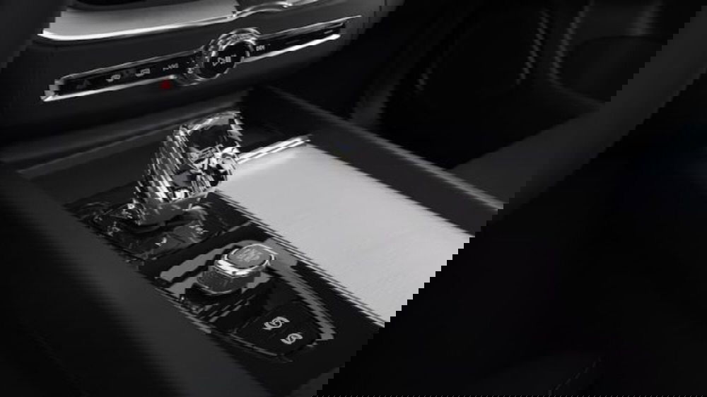 Volvo XC60 nuova a Treviso (13)