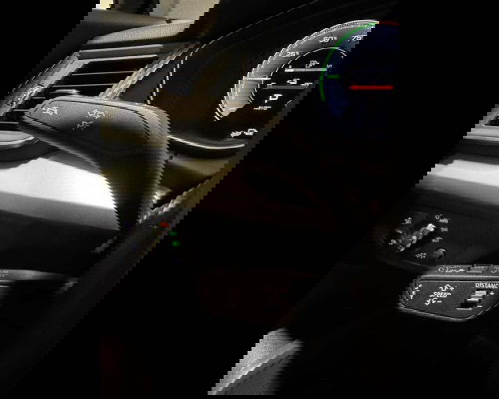 Audi Q5 Sportback nuova a Treviso (5)