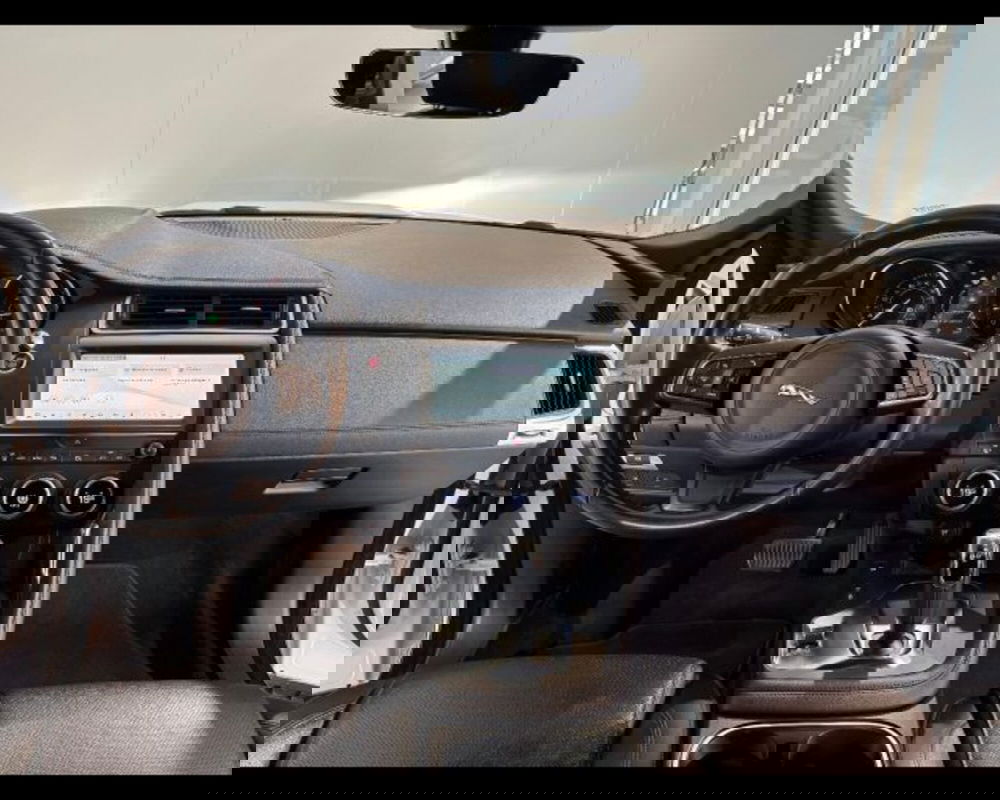 Jaguar E-Pace usata a Treviso (8)
