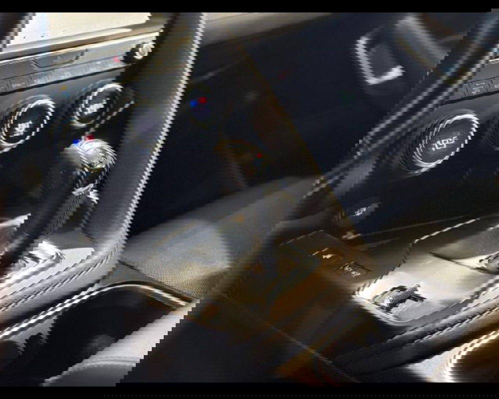 Jaguar E-Pace usata a Treviso (9)