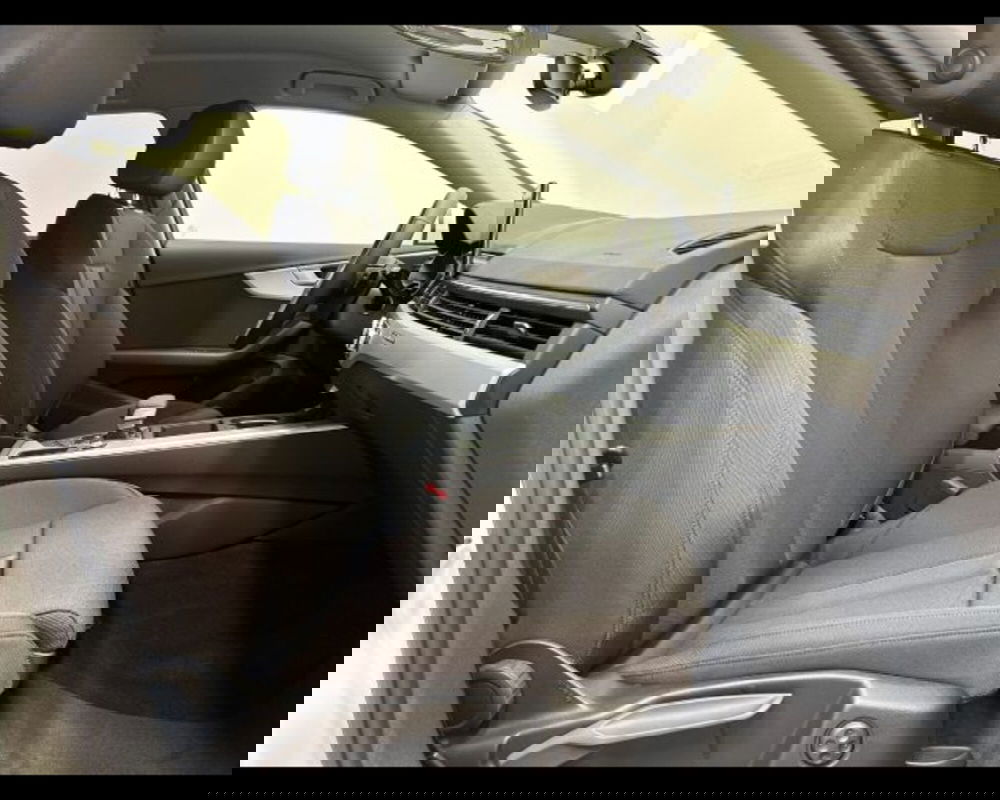 Audi A4 Avant nuova a Treviso (8)