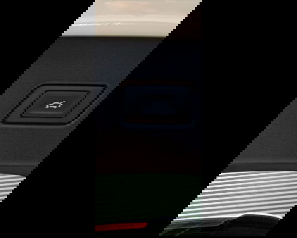 Audi Q5 Sportback nuova a Treviso (8)