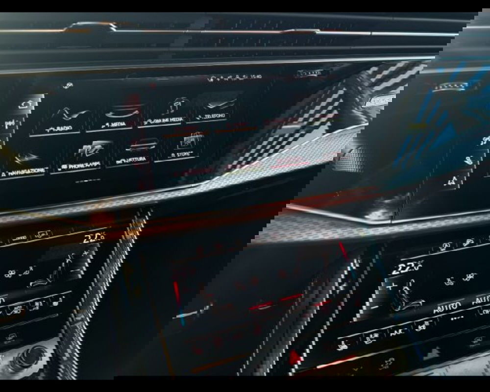 Audi SQ7 nuova a Treviso (6)